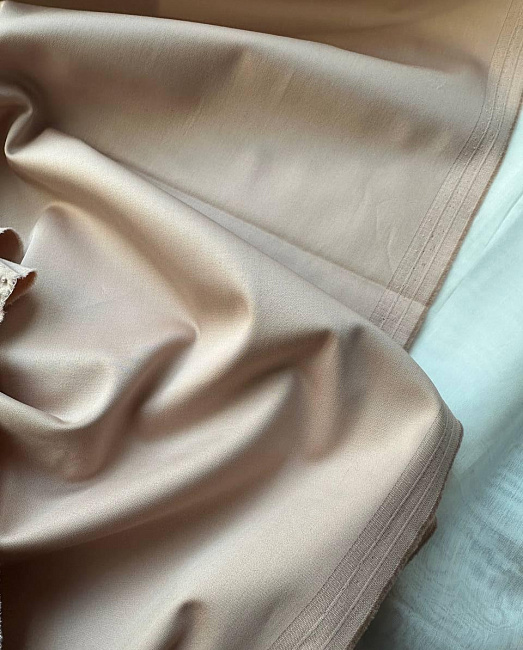 картинка Плательный сатин от Max Mara в нюдовом цвете магазин являющийся официальным дистрибьютором в России 