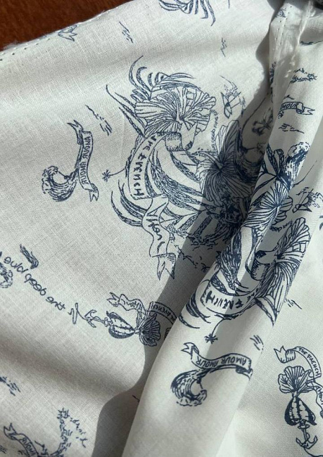 картинка Батист в морской тематике от Dolce&Gabbana магазин являющийся официальным дистрибьютором в России 