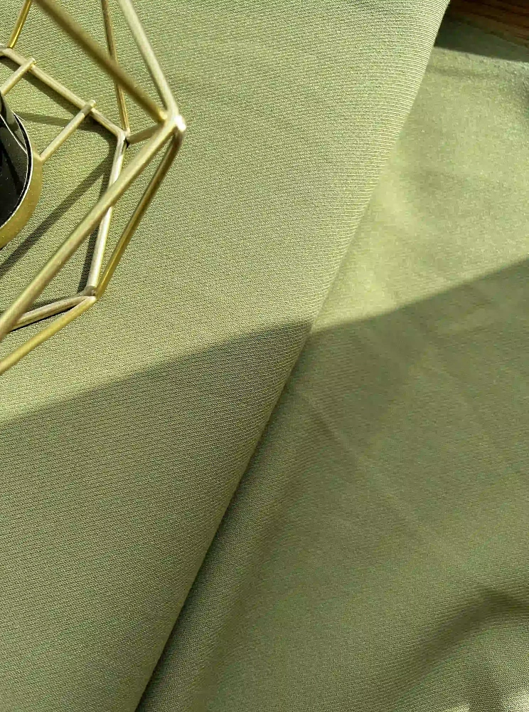 картинка Костюмная шерсть от Gucci в оливковом цвете от магазина