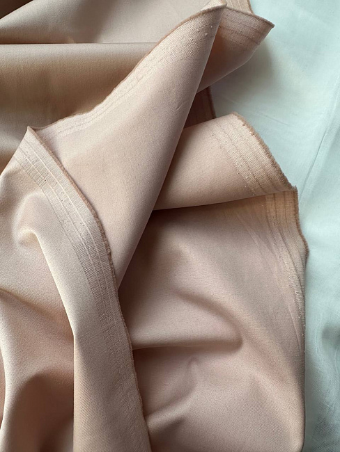 картинка Плательный сатин от Max Mara в нюдовом цвете магазин являющийся официальным дистрибьютором в России 