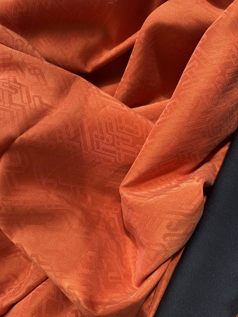 картинка Плательный жаккардовый шелк от Hermes в оранжевом цвете магазин являющийся официальным дистрибьютором в России 