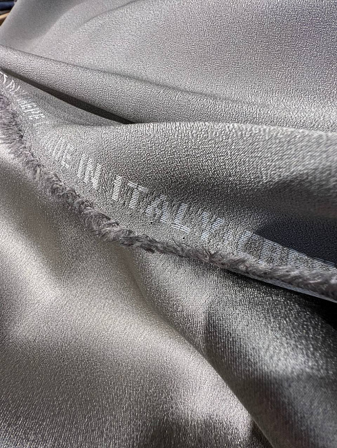 картинка Жемчужная сатиновая вискоза от MaxMara магазин являющийся официальным дистрибьютором в России 