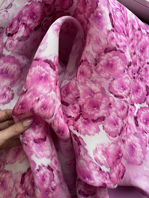 картинка Яркая органза в цвете фуксия от  Blumarine магазин являющийся официальным дистрибьютором в России 