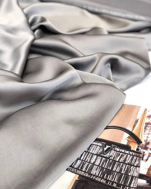 картинка Жемчужная сатиновая вискоза от MaxMara магазин являющийся официальным дистрибьютором в России 