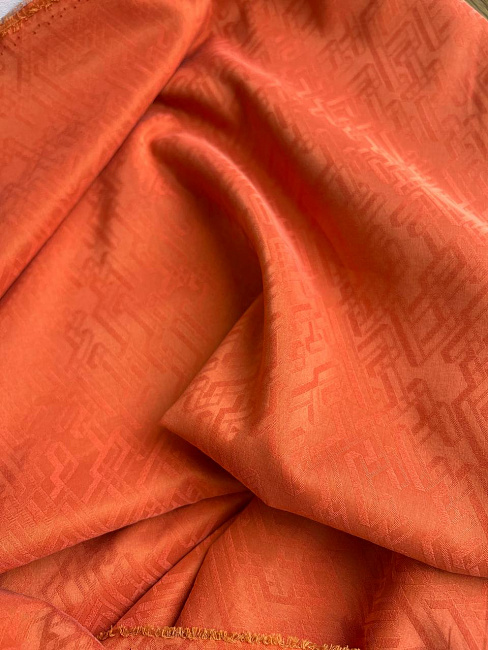картинка Плательный жаккардовый шелк от Hermes в оранжевом цвете магазин являющийся официальным дистрибьютором в России 